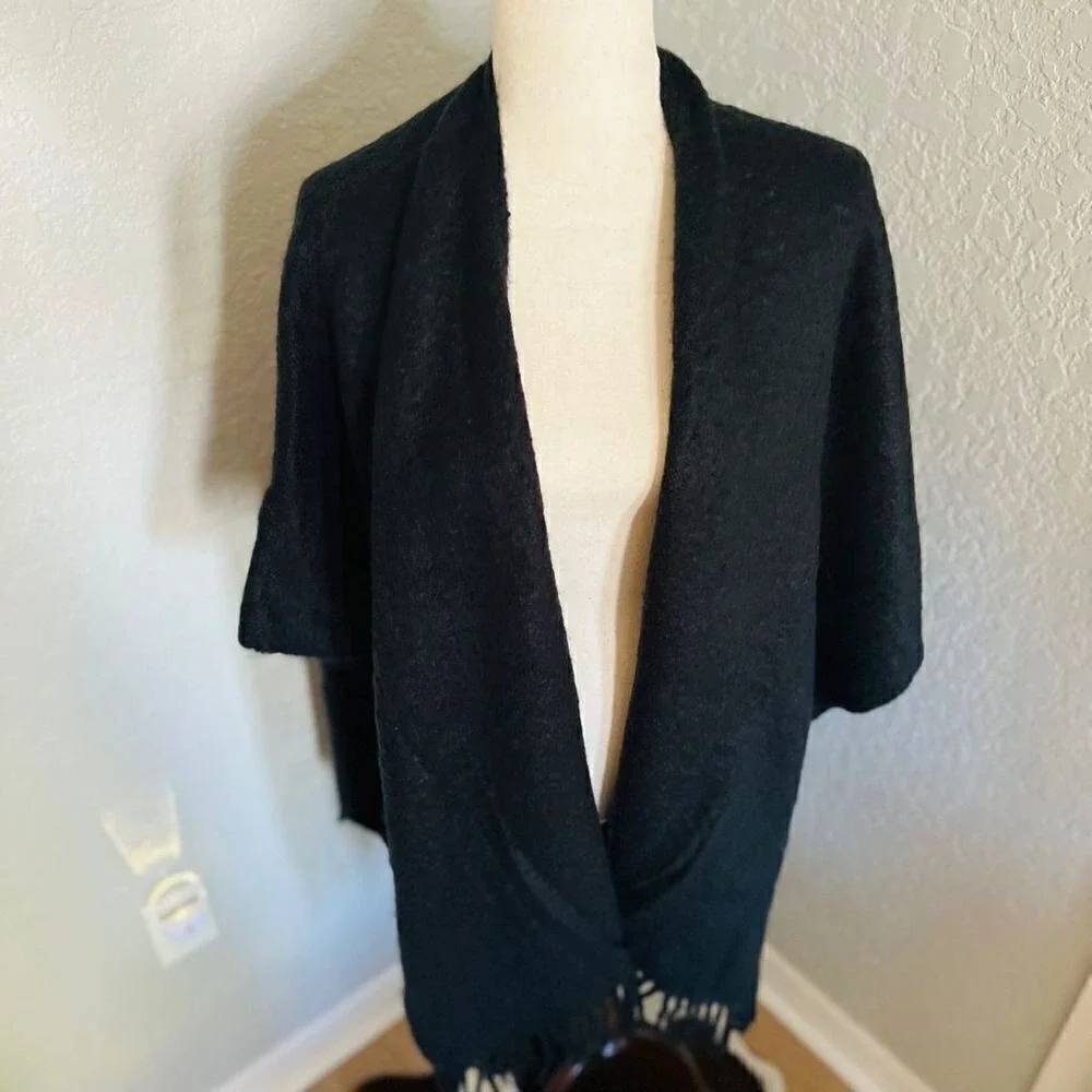 Echo‎ Bouclé Cape, Shawl, Wrap, Sweater, Black, Super Comfy Warm, One size NWT